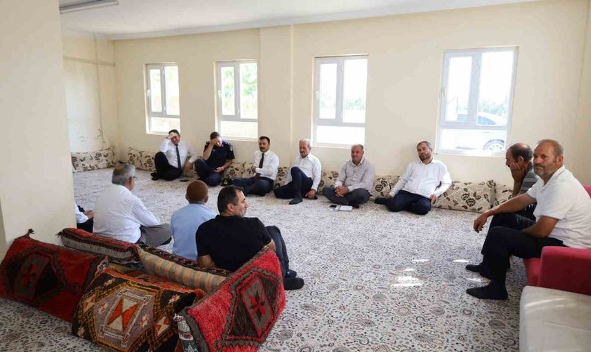 Kaymakam Muhammed Üsame Soysal köy ziyaretlerinde altyapı taleplerini yerinde not etti