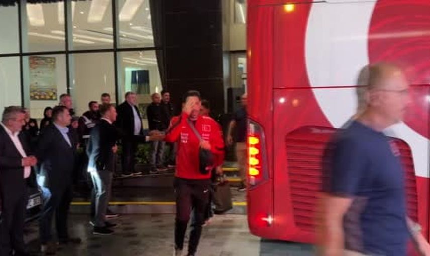 Ay-yıldızlılar yağmur ve sıkı güvenlik eşliğinde Bursa'ya ulaştı