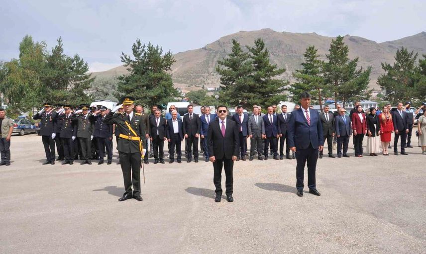 Pasinler'de 30 ağustos coşkusu resmi törenlerle sürdü