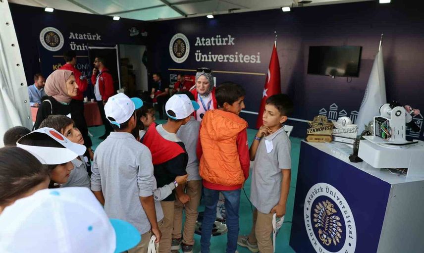 Atatürk Üniversitesi TEKNOFEST Güneydoğu'da projelerini ve birikimini sergiliyor