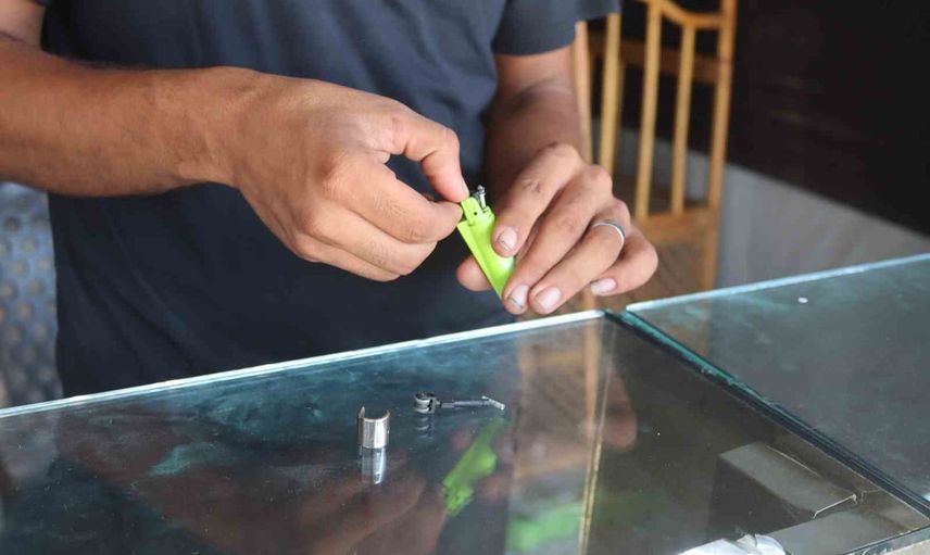 Gazze'de çakmakla yaşam: fiyatlar 20 kata çıkarken tamirciler öne çıktı