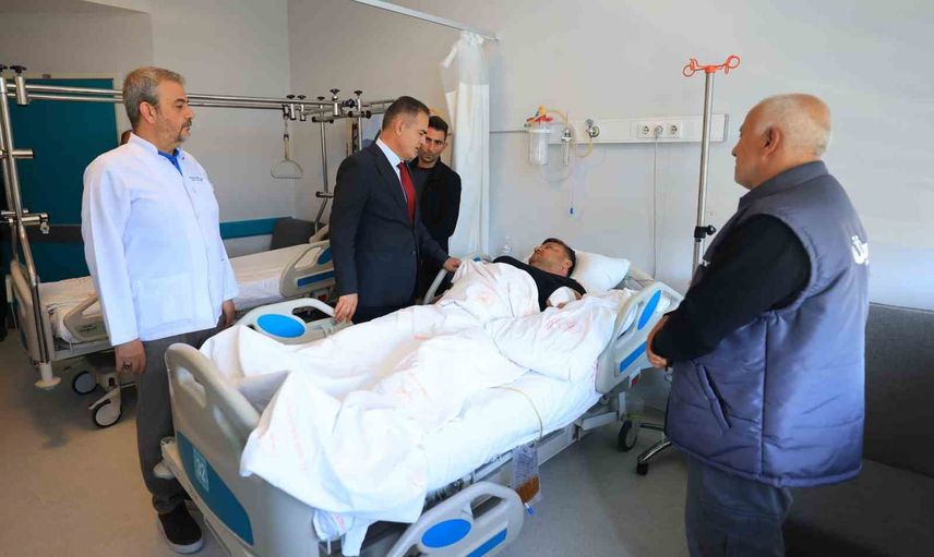 Vali Akbıyık'tan kaza geçiren muhtara geçmiş olsun ziyareti