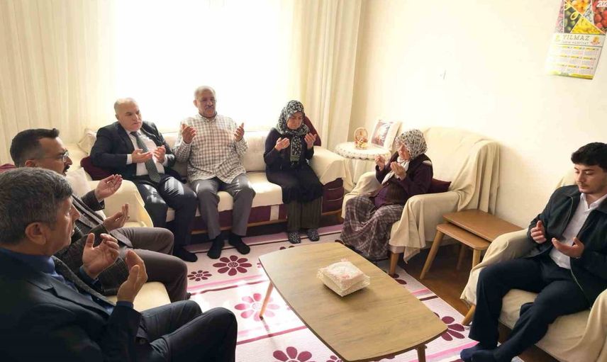 Cumhuriyet bayramında Anamur'da şehit ailelerine vefa ve dayanışma