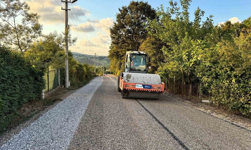 Kandıra Karaağaç'ta kırsal yollarda sathi kaplama ile ulaşım konforu yükseliyor
