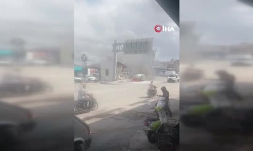 Hatay'da aniden alevlenen Doblo kullanılamaz hale geldi