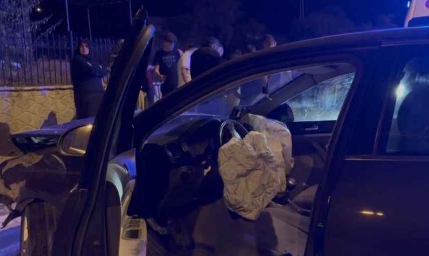 Eğribucak'ta kontrolden çıkan otomobilin sürücüsü hastaneye kaldırıldı