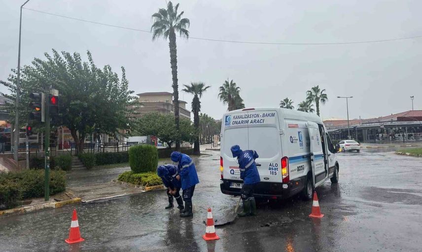 Antalya'da sağanak alarmı: belediyenin 464 personel ve 347 makinesiyle seferberliği