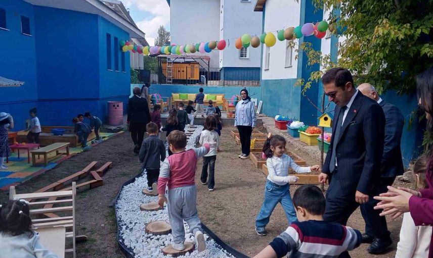 Aydıntepe'de öğrenciler ilköğretim haftasını bahçe sınıfıyla kutladı