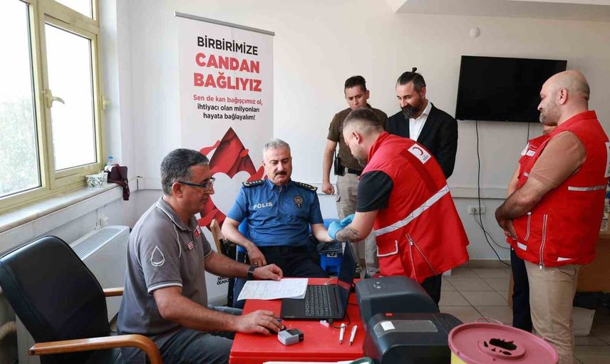 emniyet mensupları kan bağışıyla toplumsal dayanışma gösterdi