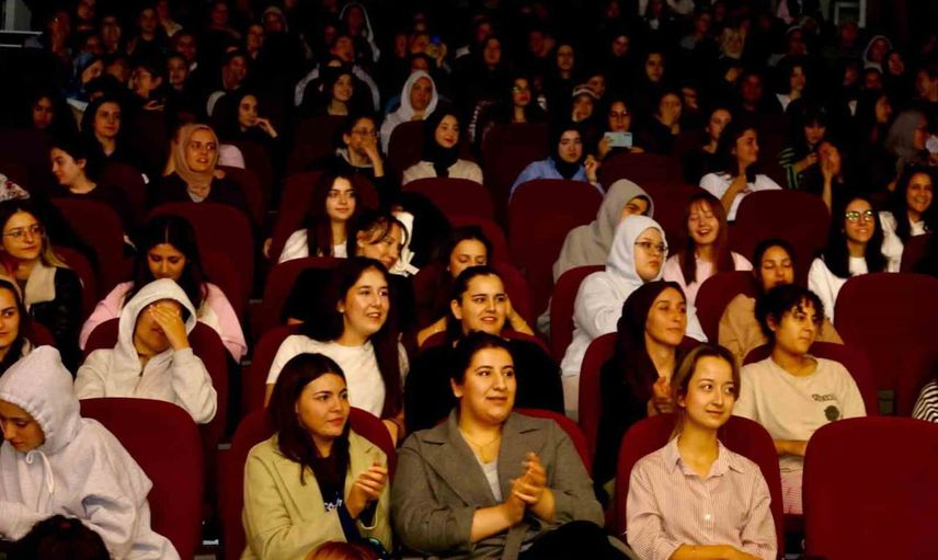 Kafkas rüzgârı Halime Hatun yurdunda gençlerle buluştu