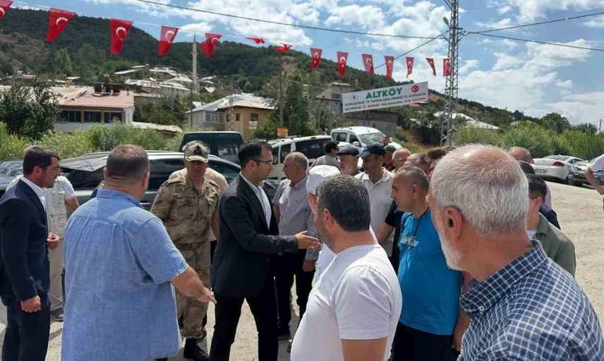 Kaymakam Taşkıran Pınar Yolu ve Altköy'de köylülerle buluştu