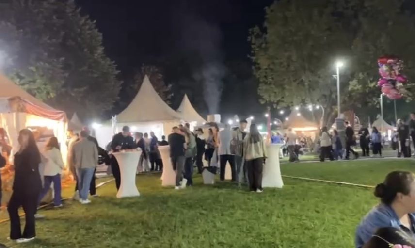 Bursa'da 'fetheden lezzetler' temalı gastronomi festivalinde akşam yoğunluğu