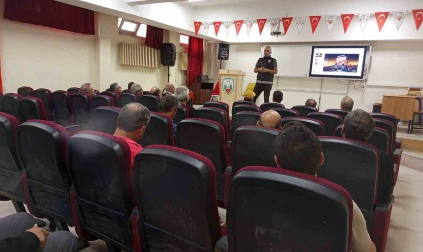 Öğretmenler Adıyaman'da uyuşturucuyla mücadele seminerinde bir araya geldi