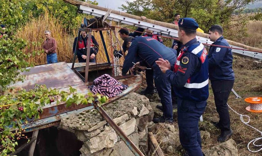 Malatya'da itfaiyenin 30 dakikalık müdahalesiyle kuyudan çıkarılan genç sağ bulundu