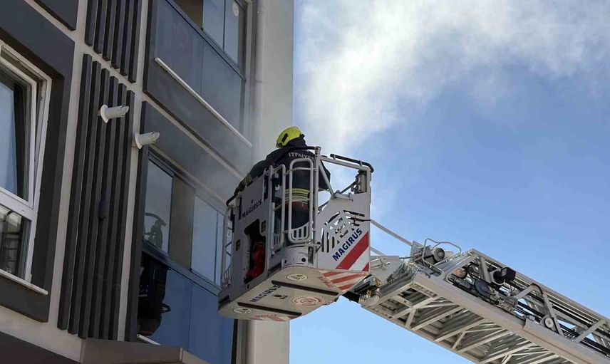 Bolu'da apartmanda çamaşır makinesi yangını kısa sürede söndürüldü