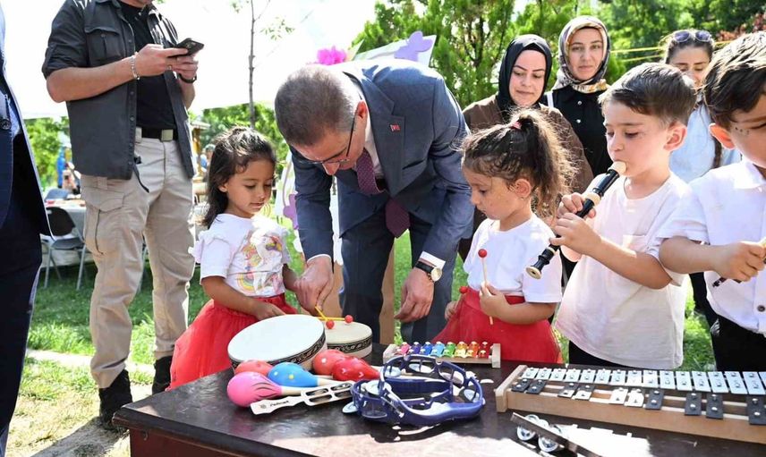 Vali Baruş Oltu'daki ADEM dönem sonu sergisini açtı