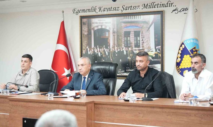 Turgutlu meclisi 11 maddeyi karara bağladı: kamyon garajı Manisa Büyükşehir Belediyesi'ne devredildi