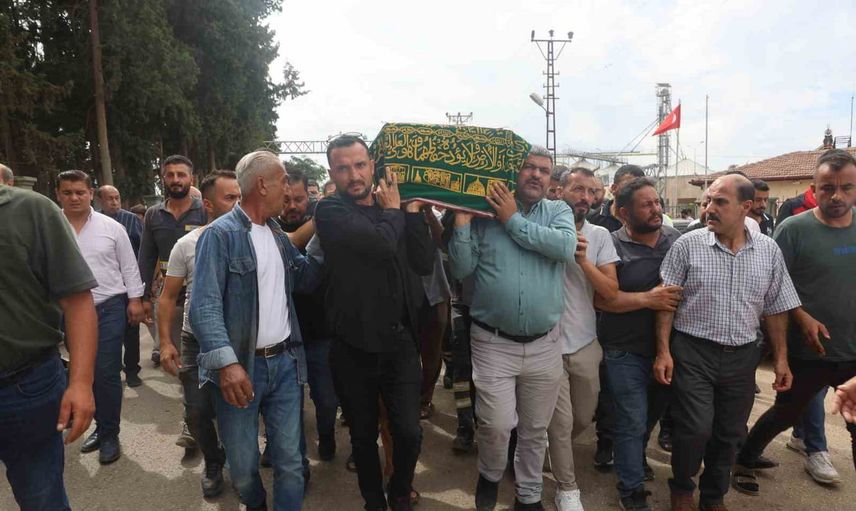 Denizde kaybolan 6 yaşındaki Mehmet Asaf Reyhanlı'da dualarla uğurlandı