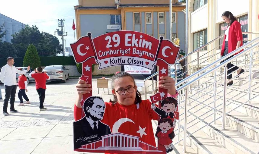 Havza'da özel eğitim öğrencilerinden cumhuriyet coşkusu