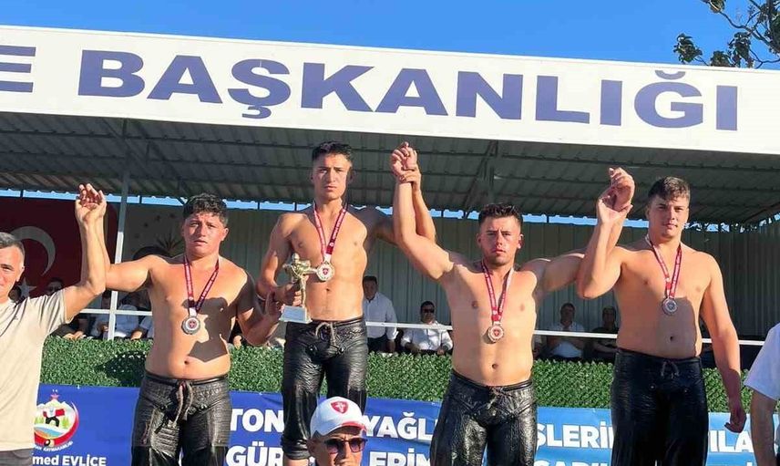 Üç aylık takım er meydanında ilk şampiyonluğunu Pazarlar'a getirdi