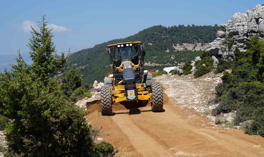 Tarsus kırsalında ulaşım ağı güçlendiriliyor