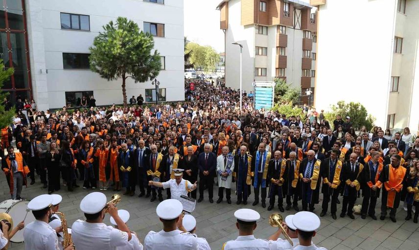 avrasya üniversitesi yüzde 99 doluluk ve 10 bine yaklaşan hedefle yeni dönemi açtı