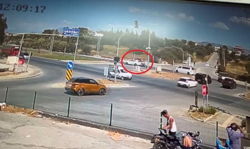 Kırmızı ışık ihlali Manavgat'ta motosiklet çarpışmasına yol açtı