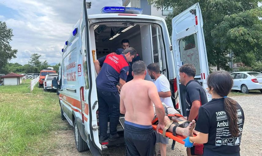 Yasağa rağmen denize giren iki kardeş Ünye kıyısında kurtarıldı