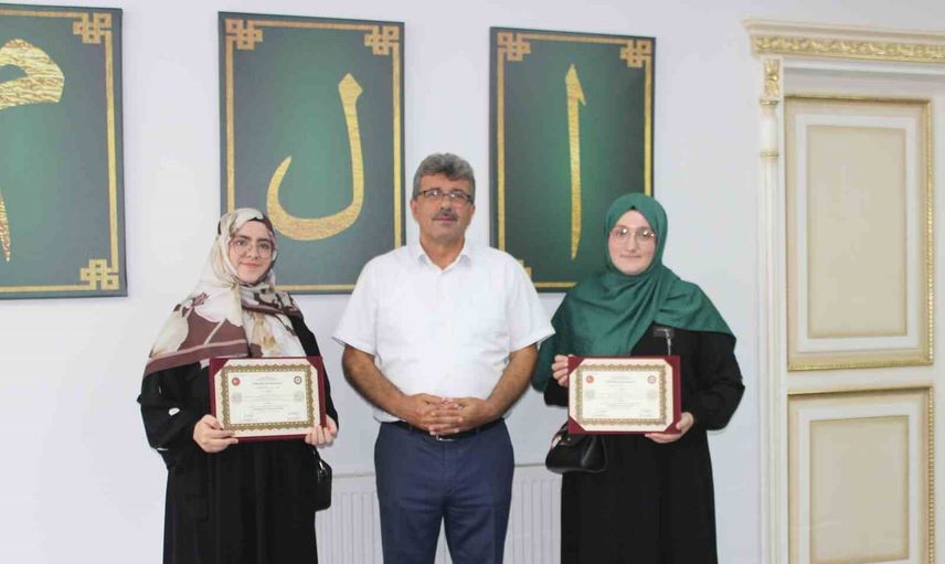 Ünye'de genç hafızlar kutsal unvanı belgeyle taçlandırıldı