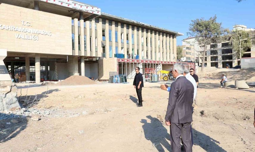 Kentsel yeniden inşa: vali Ünlüer yeni hükümet konağında son durumu değerlendirdi