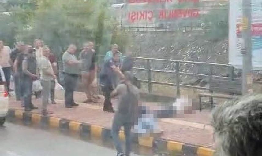 Erzin'de köprü ortasında silahlı saldırı: bir kişi hayatını kaybetti