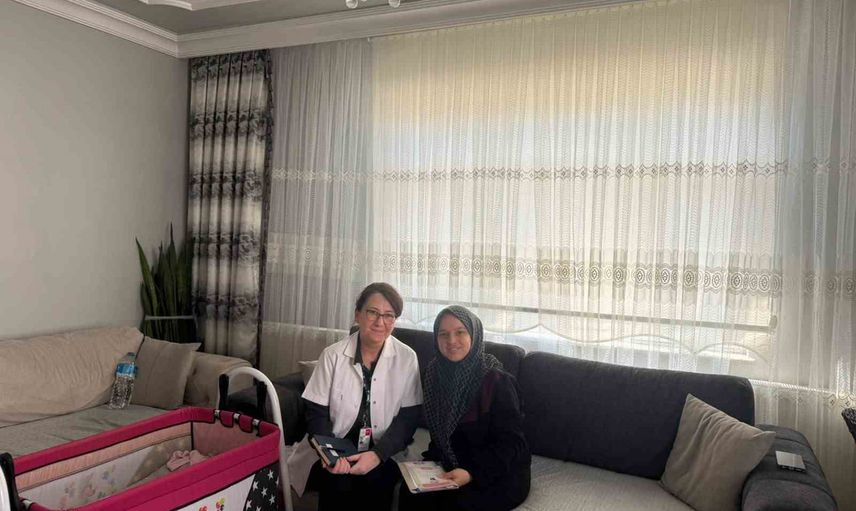 Gümüşova'da anne-bebek sağlık ekipleri kapıda destek veriyor