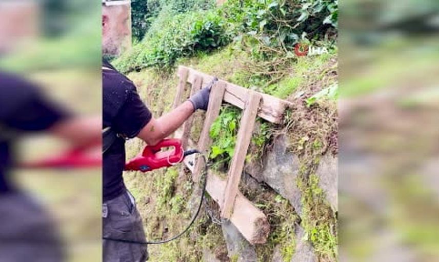 Kaybolan merdivenini korumak için duvara zincirledi