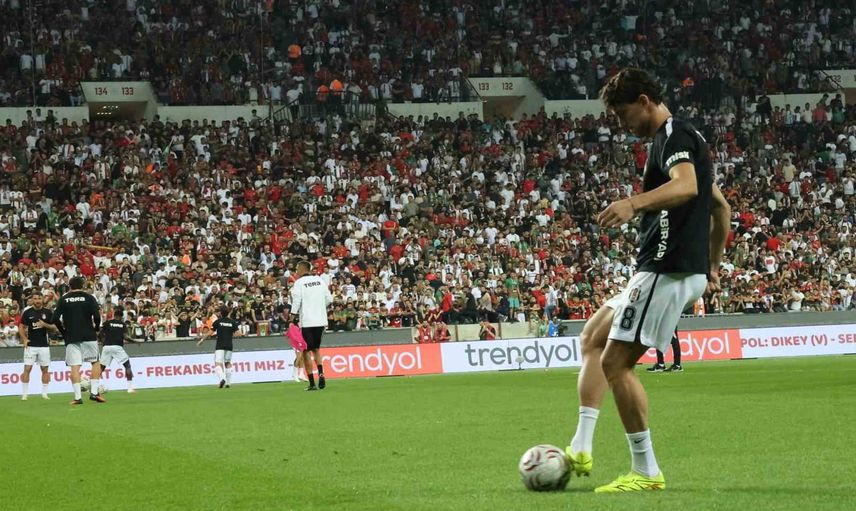 Amed ilk yarıda Beşiktaş karşısında iki gollük üstünlük kurdu