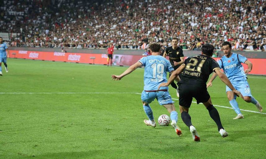 Diyarbakır'da sürpriz: Amed 2-1 ile Trabzonspor'u devirdi