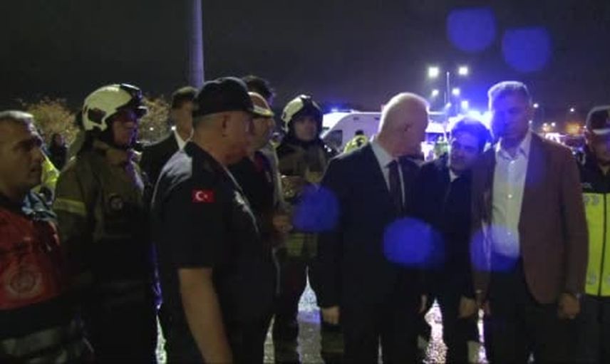 Eyüpsultan'da bariyere çarpan otobüs alev aldı: 2 ölü, 8 yaralı