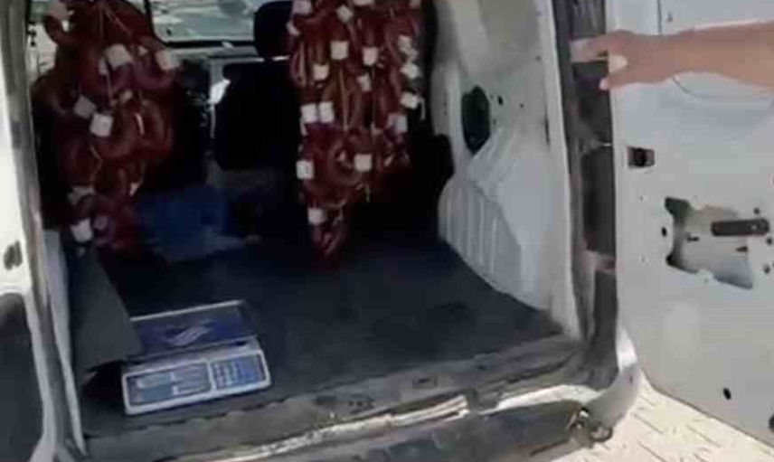 Eskişehir'de galerici arabasını sucukla takas etti