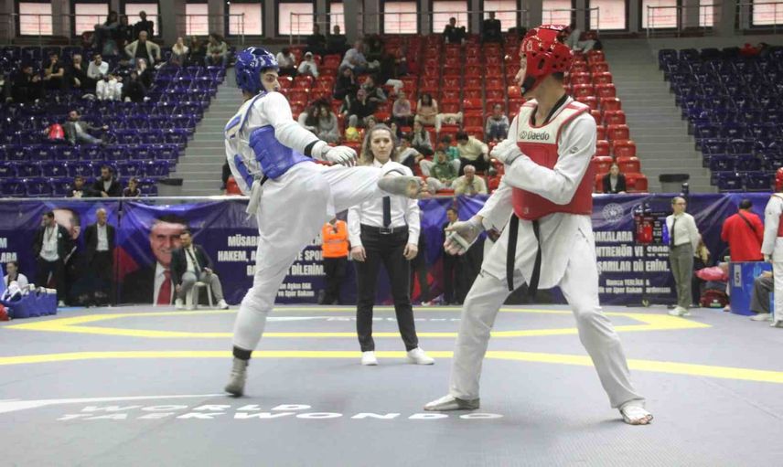 Ordu'da ümitler taekwondo şampiyonası başladı