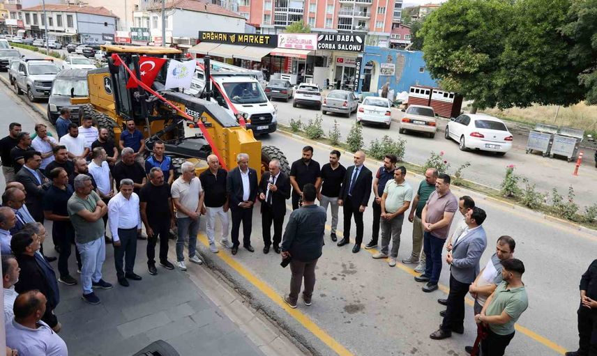 Yahyalı'nın yol ağını güçlendiren yatırım: yeni greyder filoya katıldı