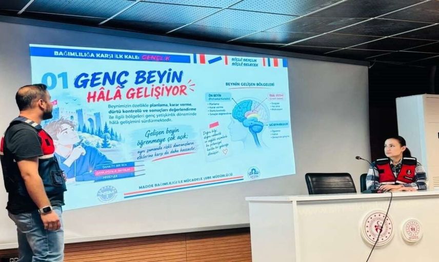 Yurt öğrencilerine jandarmadan madde bağımlılığı farkındalık eğitimi