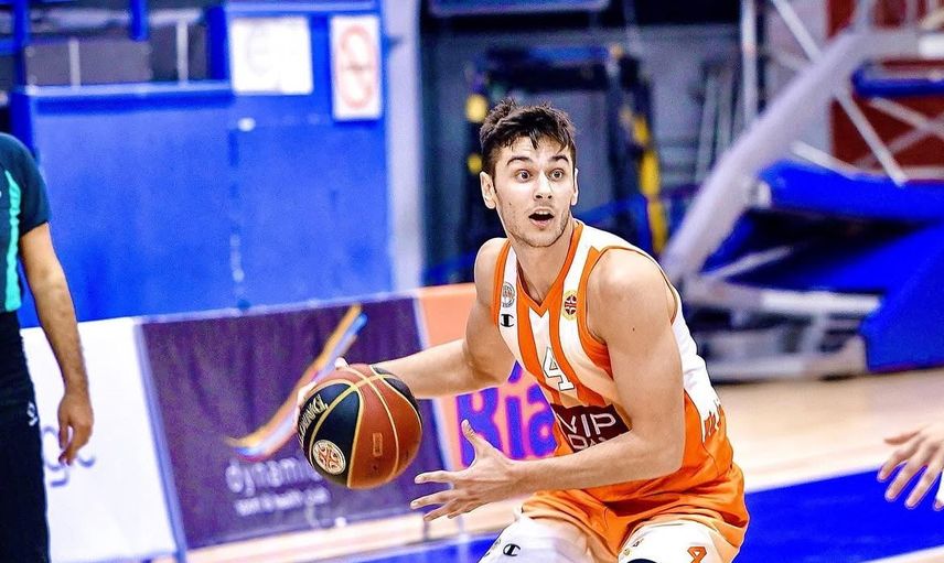 Körfez Basket genç oyun kurucu Mert Akay'la rotasını güçlendiriyor
