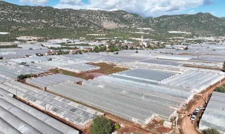 Antalya'da ekipler gece boyu çalıştı, hasar tespitleri hızla ilerliyor