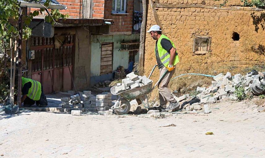 Müşküle'nin altyapısı yenilendi, mahalle yolları konfora hazırlanıyor