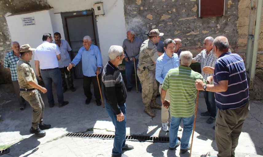 Kemaliye kaymakamı Arıkan köyde halkın taleplerini dinledi