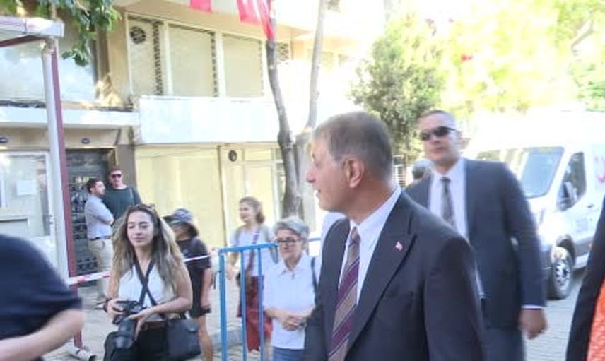 İzmir sokaklarında omuz omuza 9 eylül coşkusu