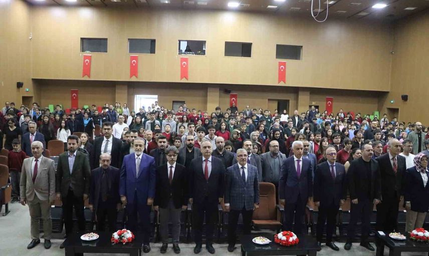 Karaman'da bilim şenliği üçüncü kez TÜBİTAK desteğiyle başladı