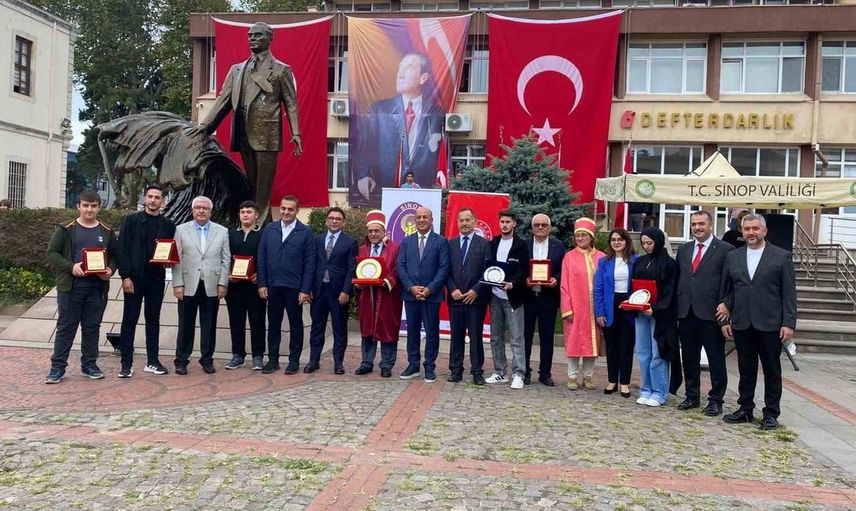 Sinop'ta ahilik geleneği kutlandı; yılın ahisine kaftan giydirildi