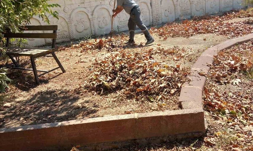 Kemer'de okul bahçelerinde temizlik seferberliği
