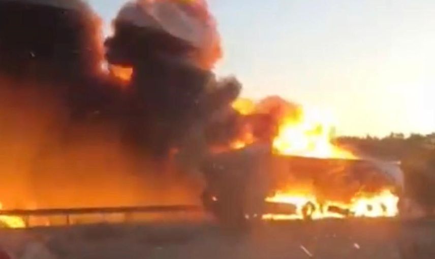 Muğla karayolunda yanan tanker ormanlık alana yayıldı