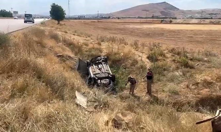 Kovancılar'da kontrolden çıkan otomobil şarampole yuvarlandı